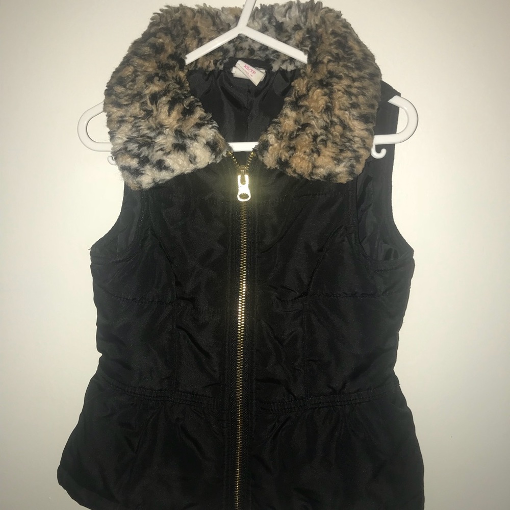 Girls black and faux leopard zip up vest